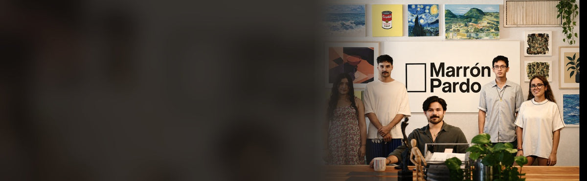 El equipo de Marrón Pardo en su showroom de León, Guanajuato